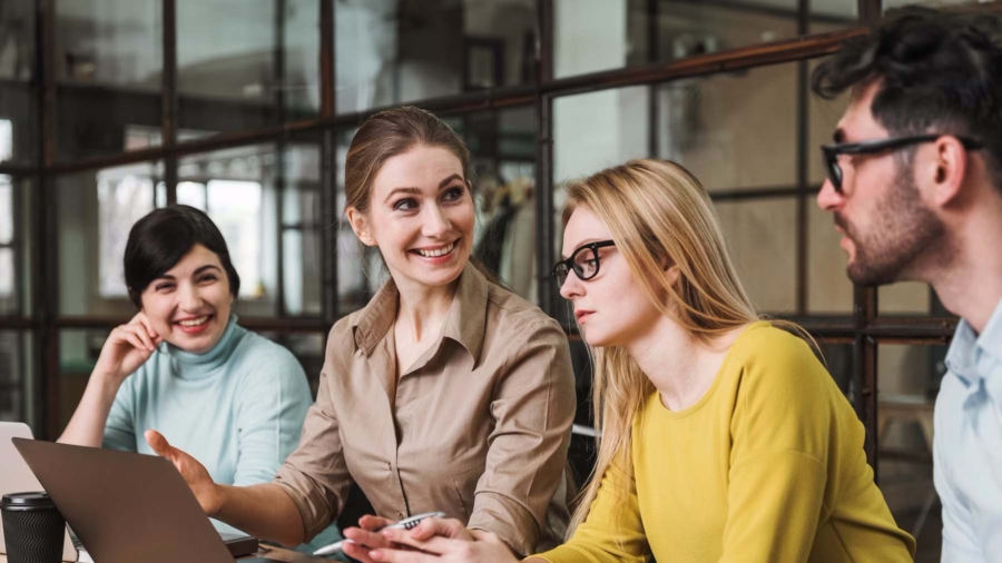 side-view-businesspeople-meeting-indoors_23-2148824853